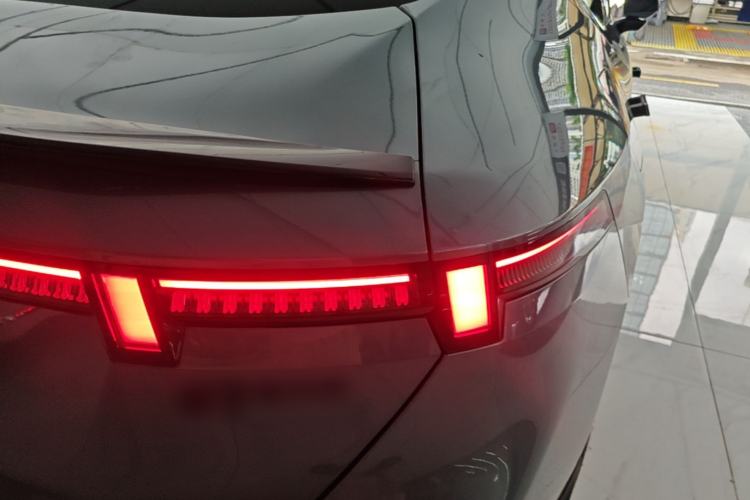 Used Lynk & Co 07 2024 EM-P 126 Long-Range Ultra Right Rear Taillight