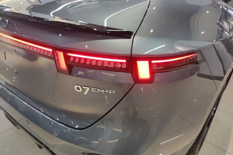 Used Lynk & Co 07 2024 EM-P 126 Long-Range Ultra Right Rear Taillight