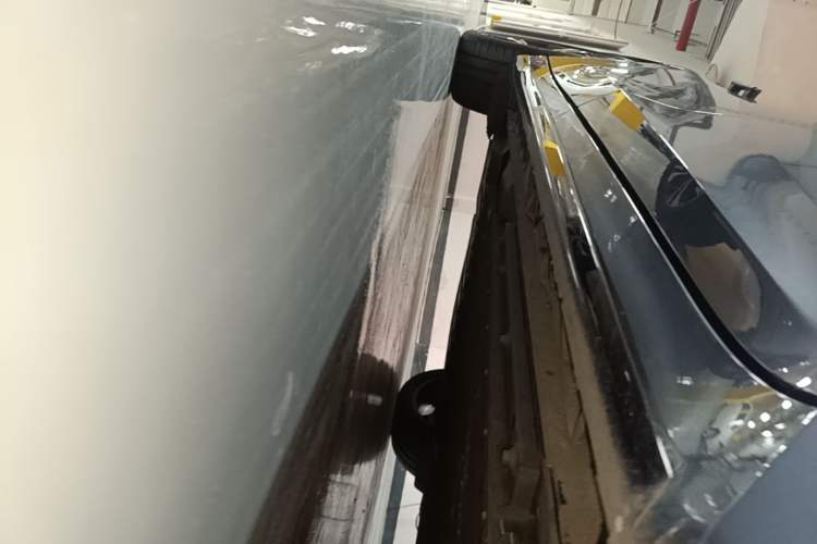 Used Lynk & Co 07 2024 EM-P 126 Long-Range Ultra Right Side Sill
