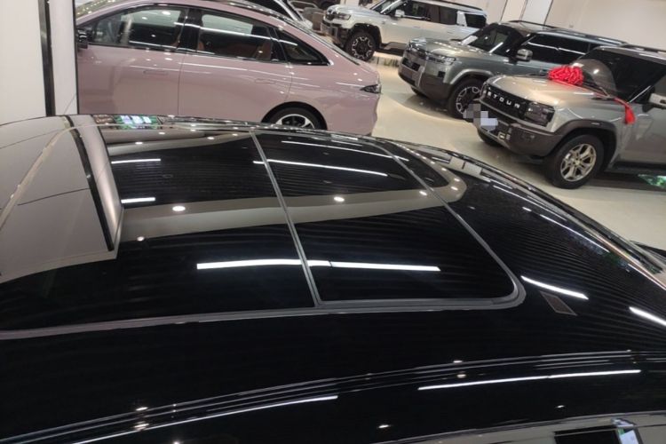 Used Lynk & Co 07 2024 EM-P 126 Long-Range Ultra Roof