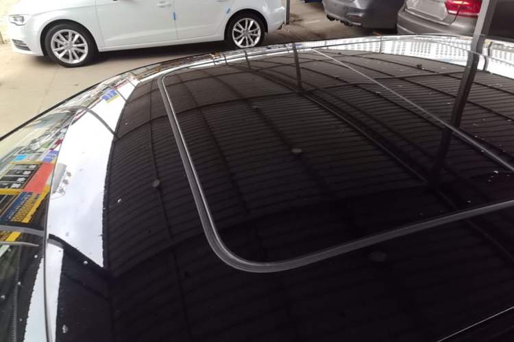 Used Lynk & Co 07 2024 EM-P 126 Long-Range Ultra Roof