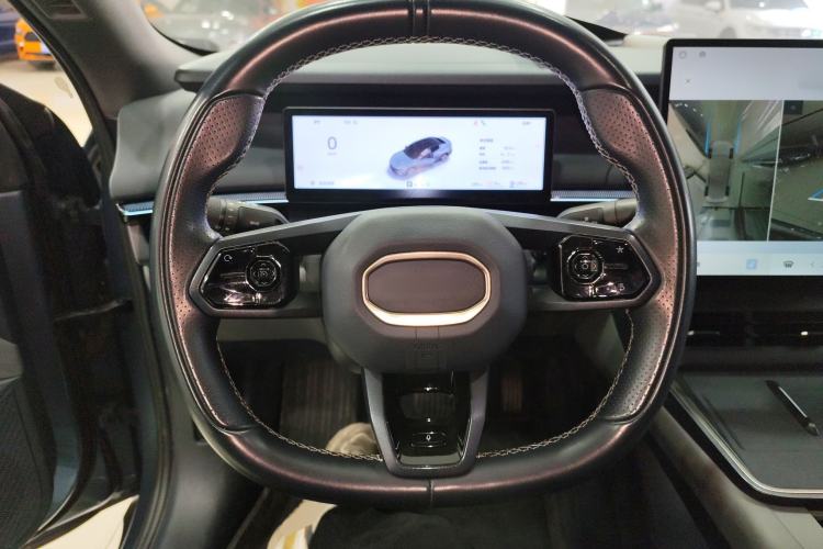 Used Lynk & Co 07 2024 EM-P 126 Long-Range Ultra Steering Wheel