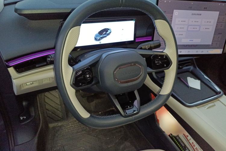 Used Lynk & Co 07 2024 EM-P 126 Long-Range Ultra Steering Wheel