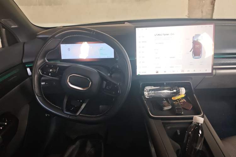 Used Lynk & Co 07 2024 EM-P 126 Long-Range Ultra Steering Wheel