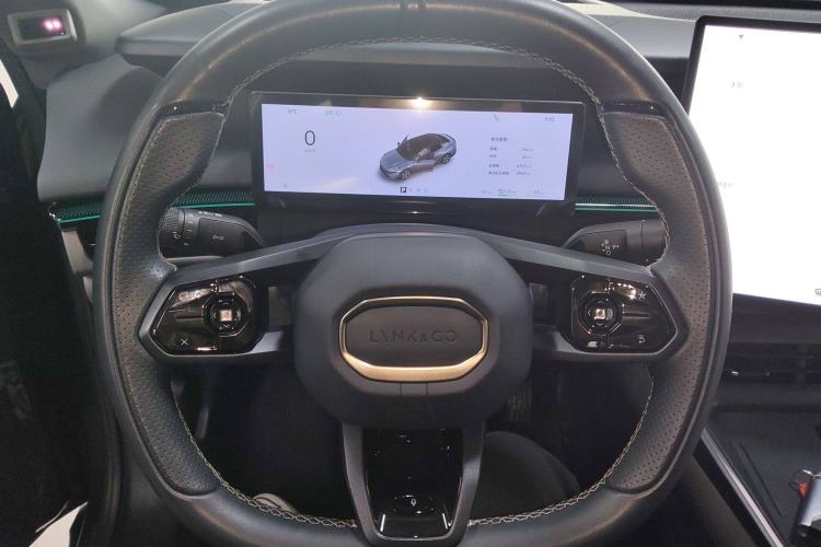 Used Lynk & Co 07 2024 EM-P 126 Long-Range Ultra Steering Wheel
