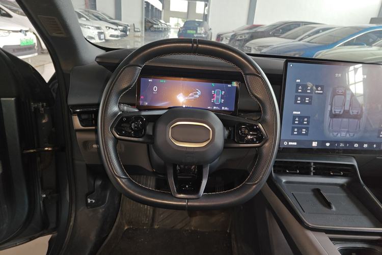 Used Lynk & Co 07 2024 EM-P 126 Long-Range Ultra Steering Wheel