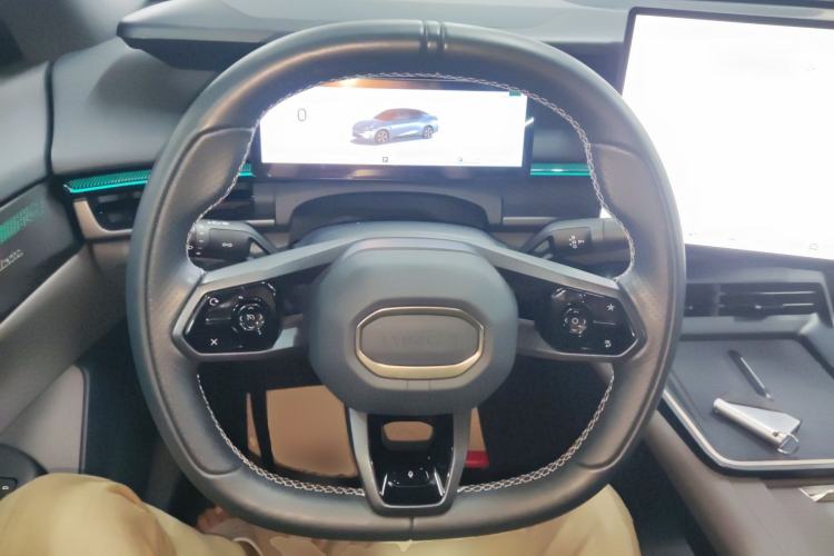 Used Lynk & Co 07 2024 EM-P 126 Long-Range Pro Steering Wheel