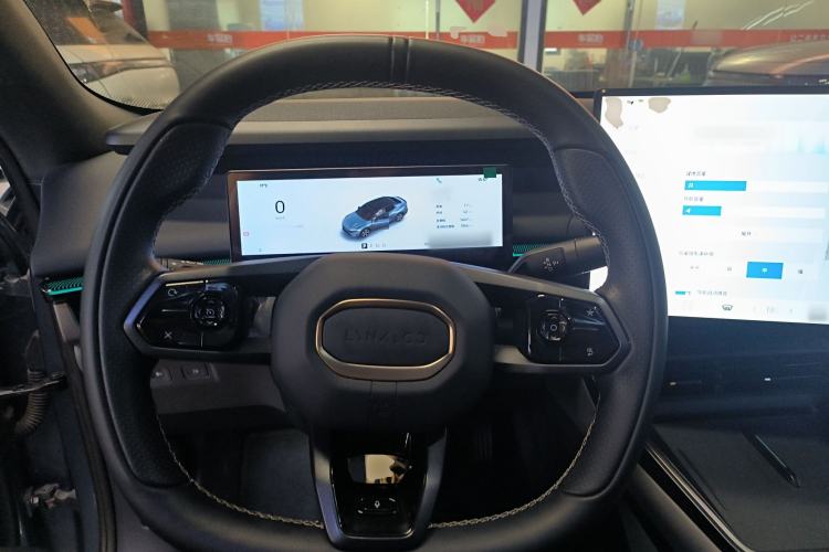 Used Lynk & Co 07 2024 EM-P 126 Long-Range Ultra Steering Wheel