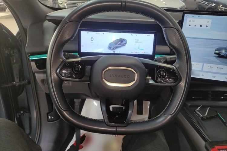 Used Lynk & Co 07 2024 EM-P 126 Long-Range Ultra Steering Wheel