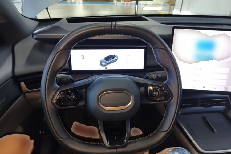 Used Lynk & Co 07 2024 EM-P 126 Long-Range Ultra Steering Wheel