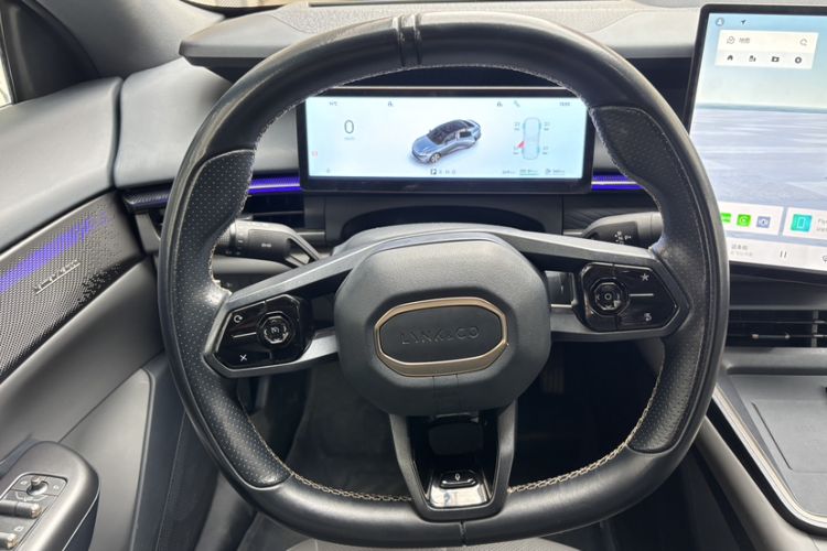 Used Lynk & Co 07 2024 EM-P 126 Long-Range Ultra Steering Wheel