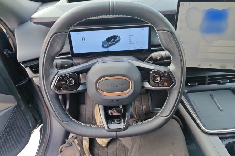 Used Lynk & Co 07 2024 EM-P 126 Long-Range Ultra Steering Wheel