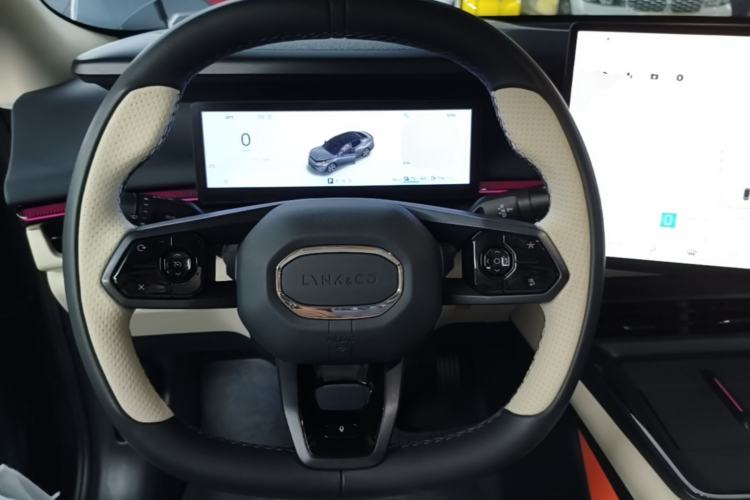 Used Lynk & Co 07 2024 EM-P 126 Long-Range Ultra Steering Wheel