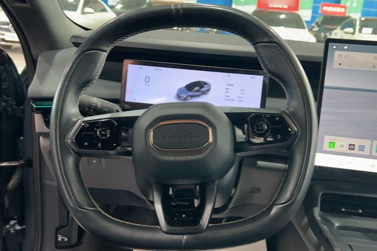 Used Lynk & Co 07 2024 EM-P 126 Long-Range Ultra Steering Wheel