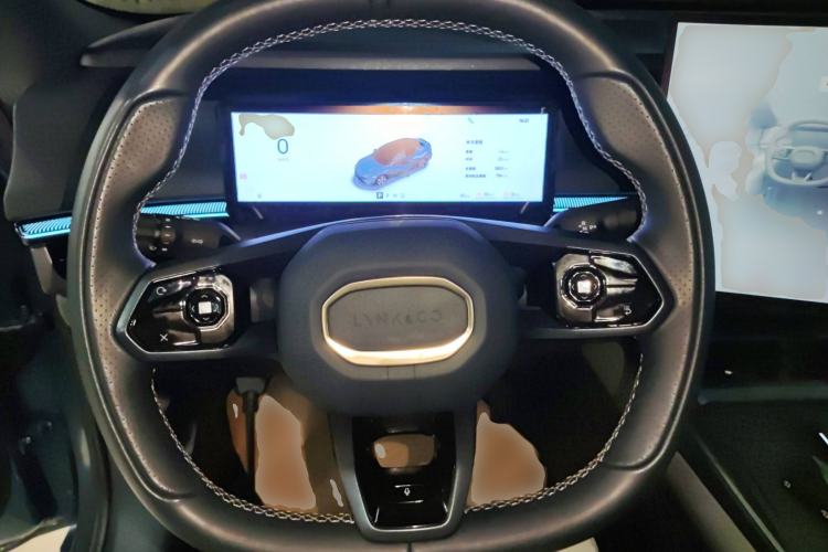 Used Lynk & Co 07 2024 EM-P 126 Long-Range Ultra Steering Wheel