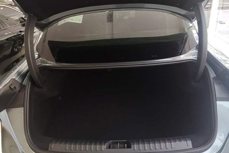Used Lynk & Co 07 2024 EM-P 126 Long-Range Ultra Trunk