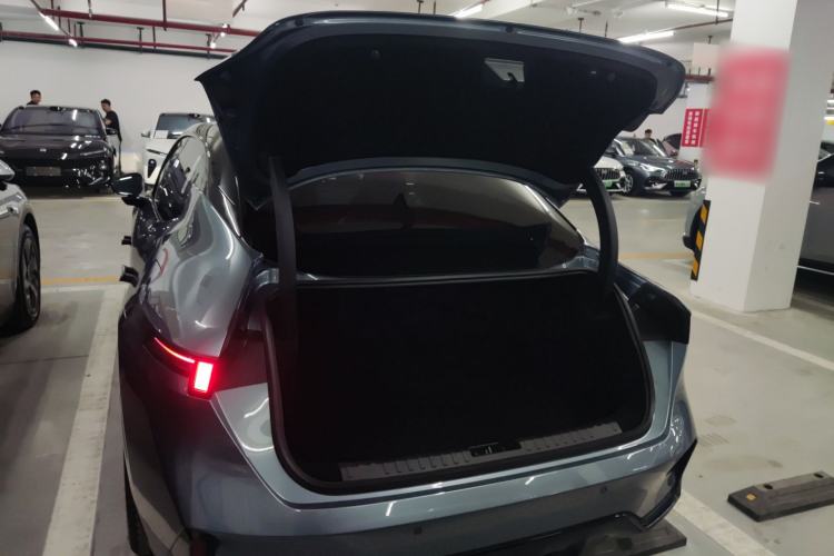 Used Lynk & Co 07 2024 EM-P 126 Long-Range Pro Trunk