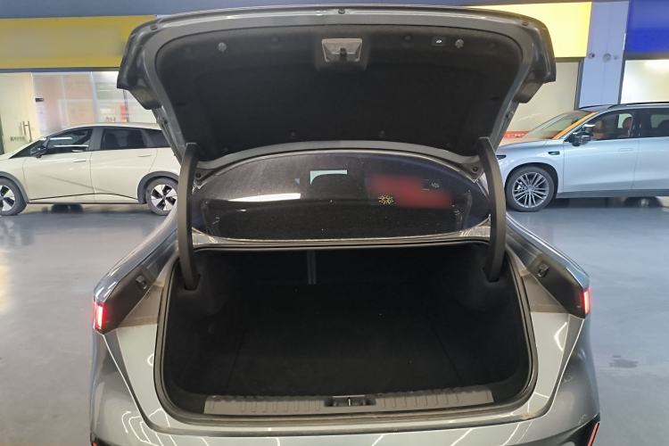 Used Lynk & Co 07 2024 EM-P 126 Long-Range Ultra Trunk