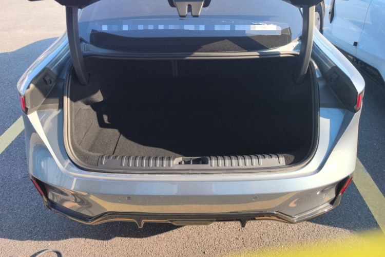 Used Lynk & Co 07 2024 EM-P 126 Long-Range Ultra Trunk