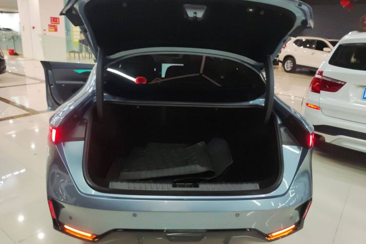 Used Lynk & Co 07 2024 EM-P 126 Long-Range Ultra Trunk