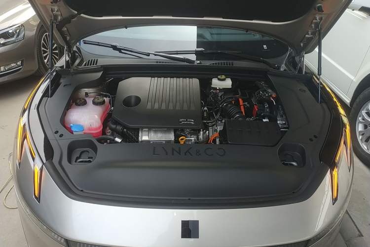 Used Lynk & Co 07 2024 EM-P 126 Long-Range Halo Engine Bay