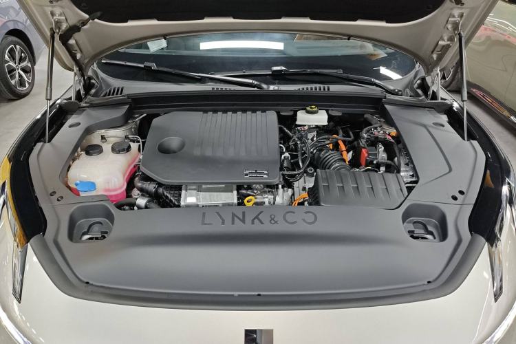 Used Lynk & Co 07 2024 EM-P 126 Long-Range Halo Engine Bay