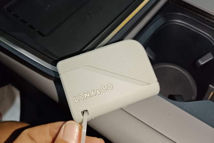 Used Lynk & Co 07 2024 EM-P 126 Long-Range Halo Interior 1