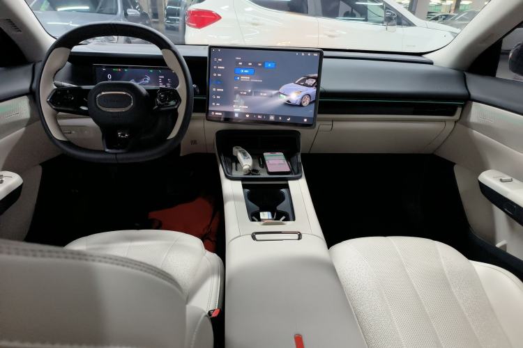Used Lynk & Co 07 2024 EM-P 126 Long-Range Halo Interior 2