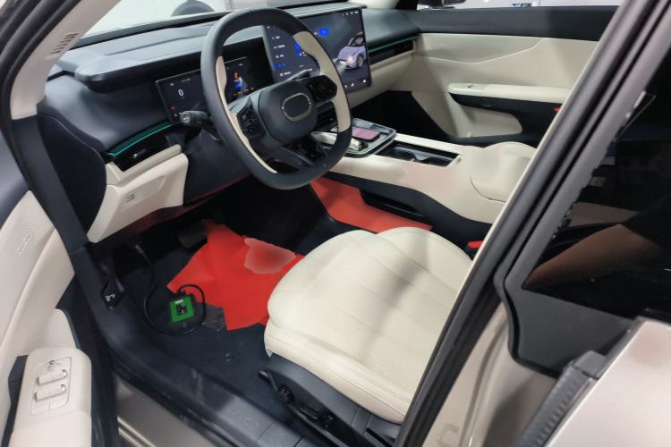 Used Lynk & Co 07 2024 EM-P 126 Long-Range Halo Interior 3