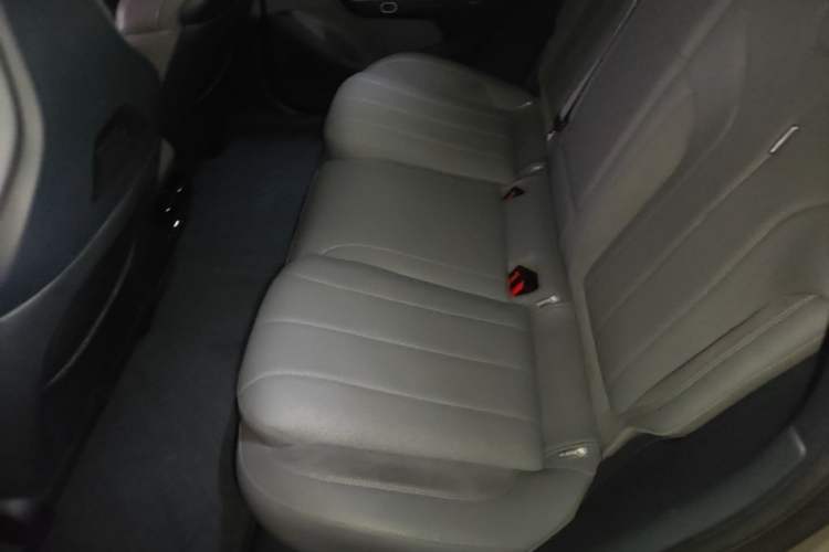 Used Lynk & Co 07 2024 EM-P 126 Long-Range Ultra Left Rear Seat