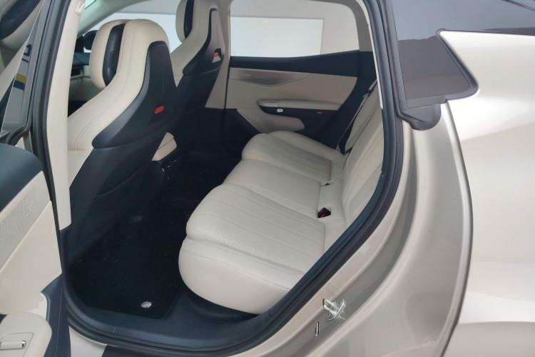 Used Lynk & Co 07 2024 EM-P 126 Long-Range Halo Left Rear Seat