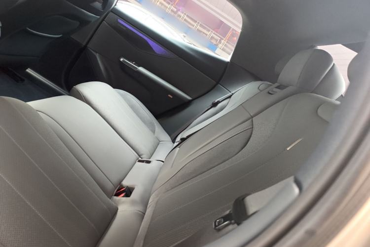 Used Lynk & Co 07 2024 EM-P 126 Long-Range Halo Left Rear Seat
