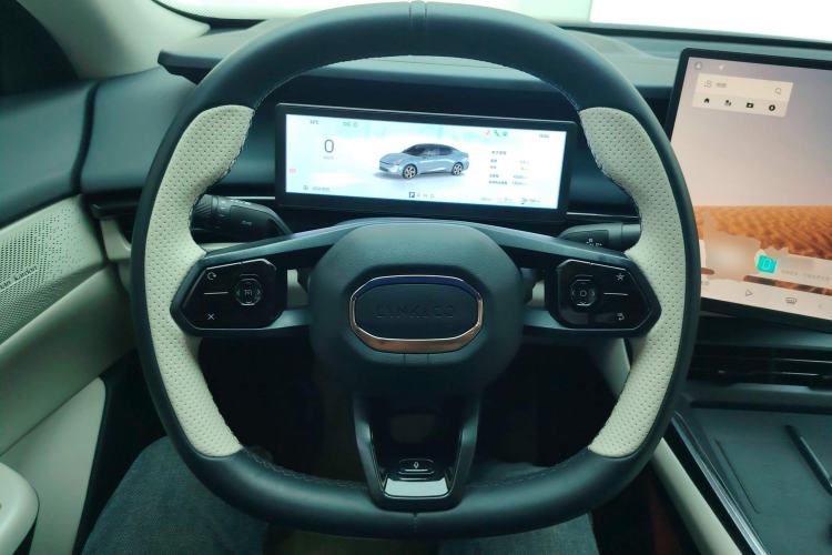 Used Lynk & Co 07 2024 EM-P 126 Long-Range Halo Steering Wheel