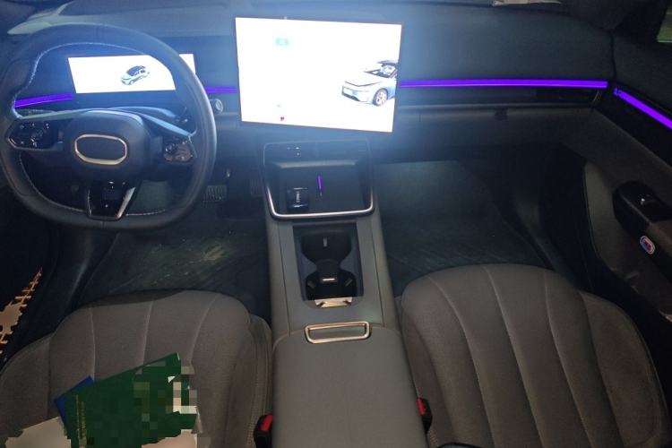 Used Lynk & Co 07 2024 EM-P 126 Long-Range Halo Center Console