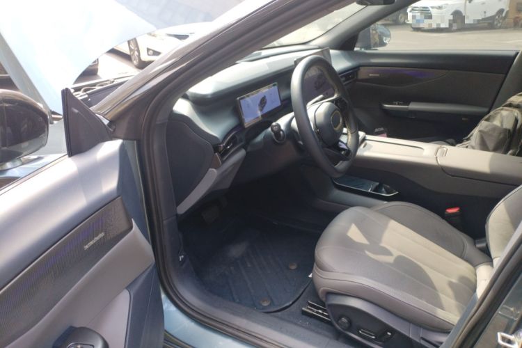 Used Lynk & Co 07 2024 EM-P 126 Long-Range Ultra Driver Seat