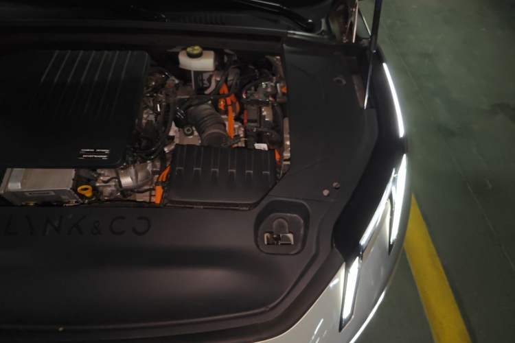 Used Lynk & Co 07 2024 EM-P 126 Long-Range Halo Engine Bay Left