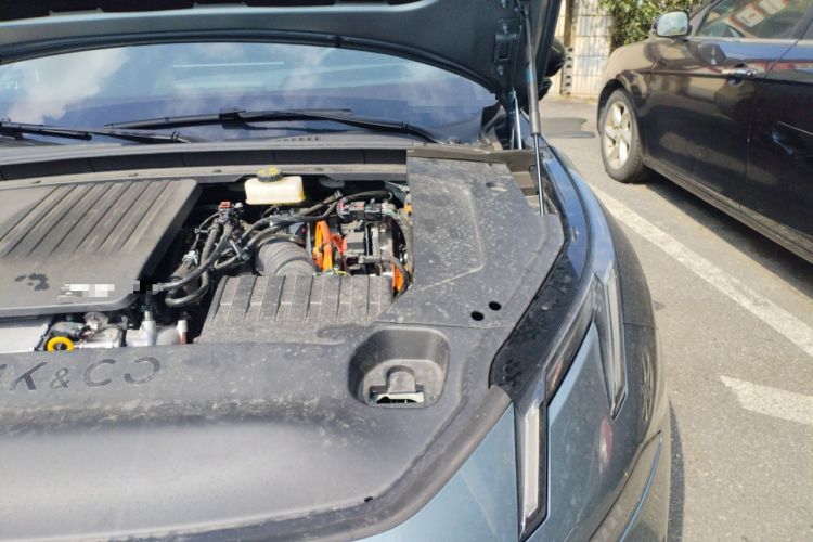 Used Lynk & Co 07 2024 EM-P 126 Long-Range Ultra Engine Bay Left