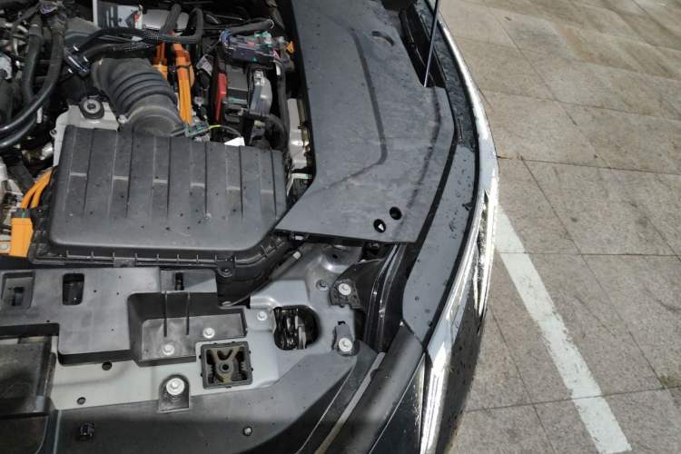 Used Lynk & Co 07 2024 EM-P 126 Long-Range Ultra Engine Bay Left