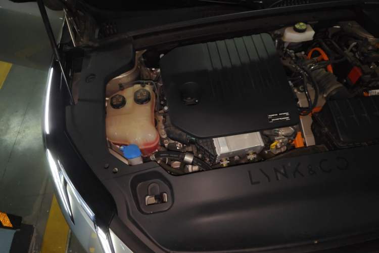 Used Lynk & Co 07 2024 EM-P 126 Long-Range Halo Engine Bay Right
