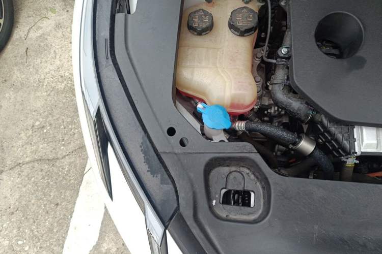 Used Lynk & Co 07 2024 EM-P 126 Long-Range Ultra Engine Bay Right