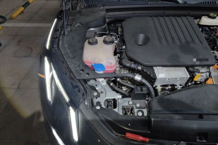 Used Lynk & Co 07 2024 EM-P 126 Long-Range Ultra Engine Bay Right