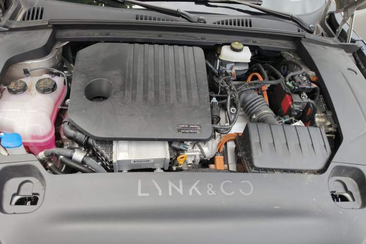 Used Lynk & Co 07 2024 EM-P 126 Long-Range Halo Engine Bay