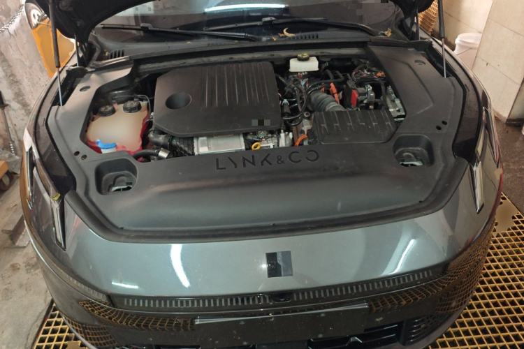 Used Lynk & Co 07 2024 EM-P 126 Long-Range Halo Engine Bay