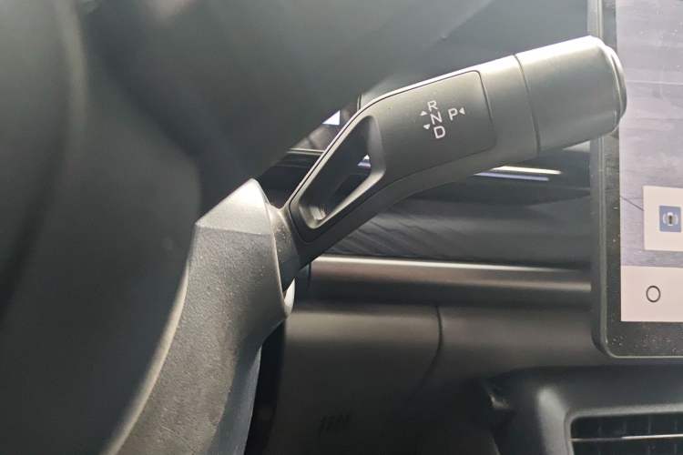 Used Lynk & Co 07 2024 EM-P 126 Long-Range Ultra Gear Lever