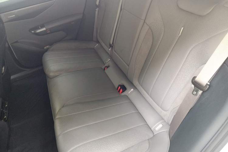 Used Lynk & Co 07 2024 EM-P 126 Long-Range Ultra Left Rear Seat