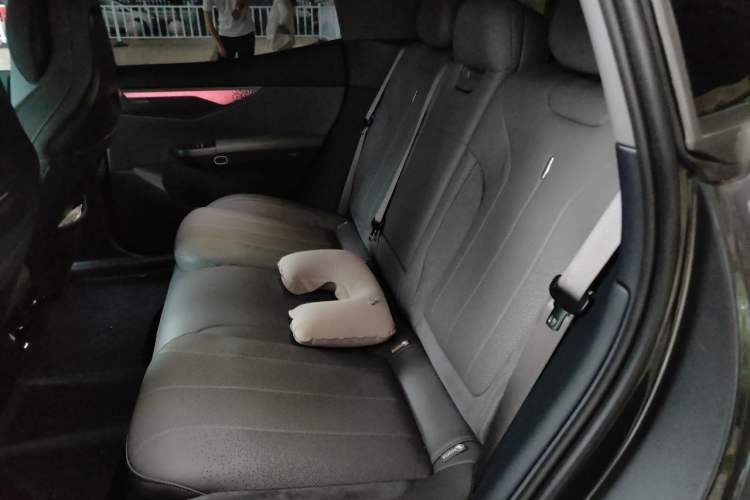 Used Lynk & Co 07 2024 EM-P 126 Long-Range Ultra Left Rear Seat