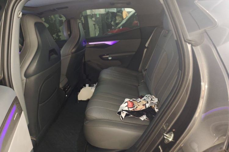 Used Lynk & Co 07 2024 EM-P 126 Long-Range Halo Left Rear Seat