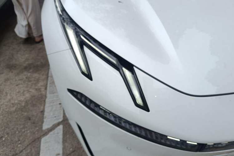Used Lynk & Co 07 2024 EM-P 126 Long-Range Ultra Right Front Headlight