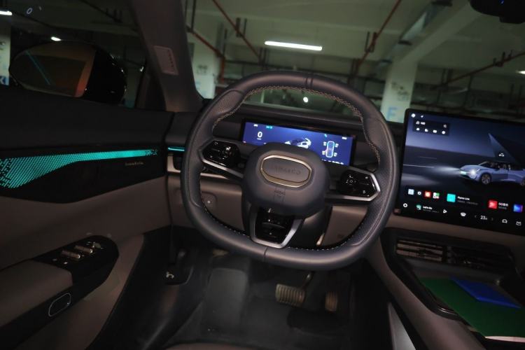 Used Lynk & Co 07 2024 EM-P 126 Long-Range Halo Steering Wheel