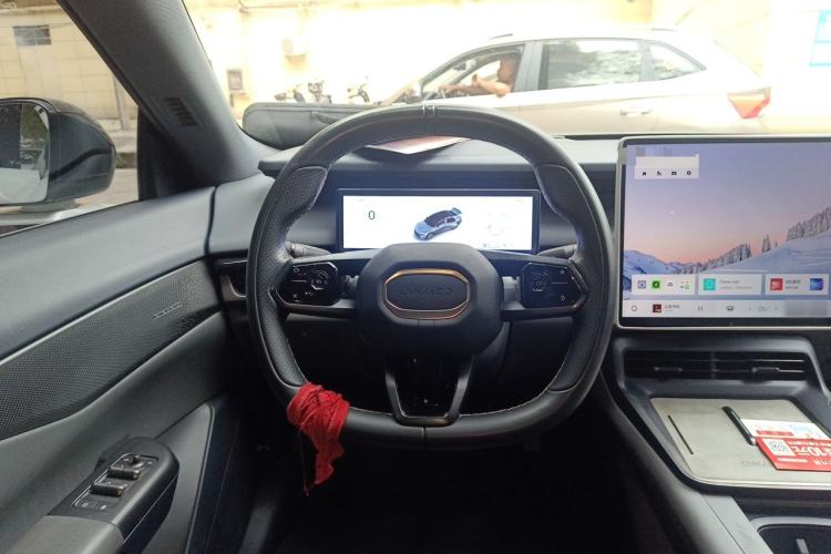 Used Lynk & Co 07 2024 EM-P 126 Long-Range Ultra Steering Wheel